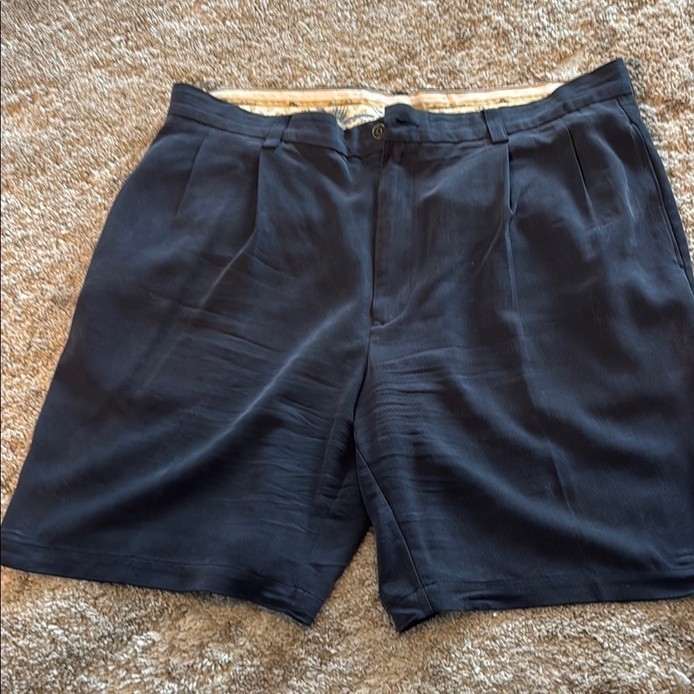 🍍Tommy Bahama 100% silk shorts🍍Sz 38🍍8” inseam🍍Navy
